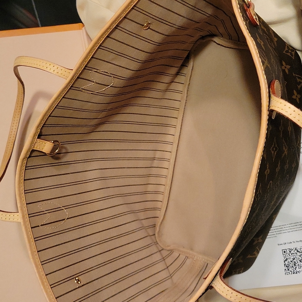 Authentic LV MM Neverful Tote2021 - Picture 5 of 17